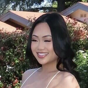 Savannah Xiong Hmong