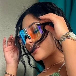 Laura Van Salazar