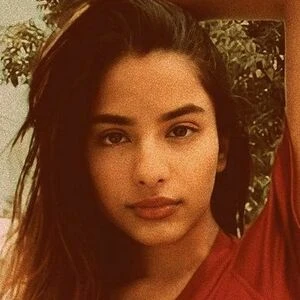 Vella Lovell