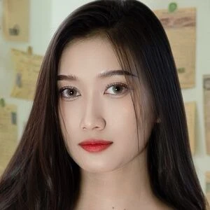 Cholticha Chotchungkan Eyellsx
