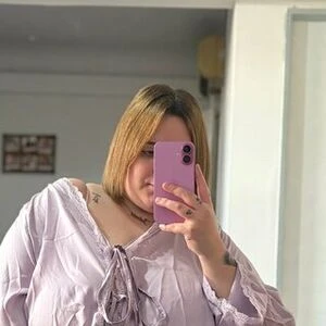 bustyblondibabby