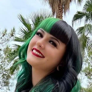 Bustysexylora