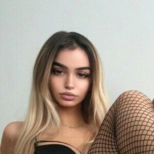 Nia Lazarina