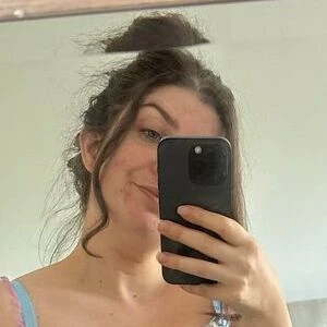 Amy Elles­trange