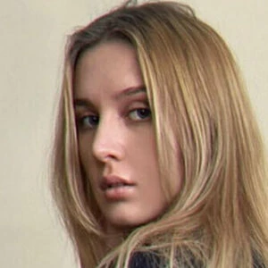 Nina Raine