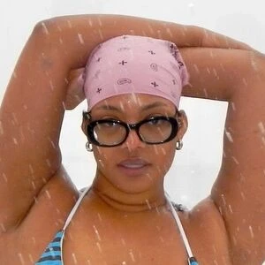 Chloe Dumas