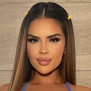 Cruz Nicole