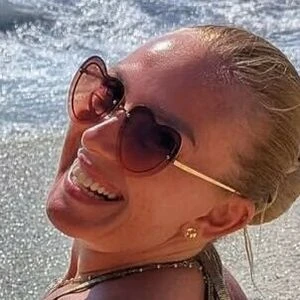 redglassesgirl83