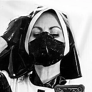 latexloverlaura2