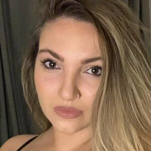 Débora Caprioglio