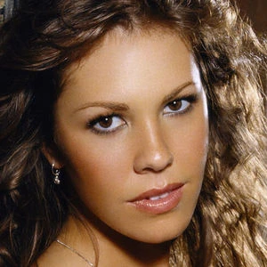 Nikki Cox