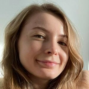 Lilabrunette