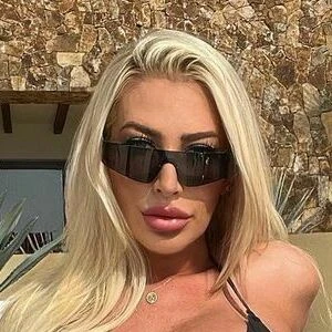 Barbie Dolly