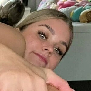 eemilyjames / Emily James