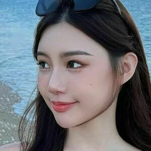 Chloe Lin