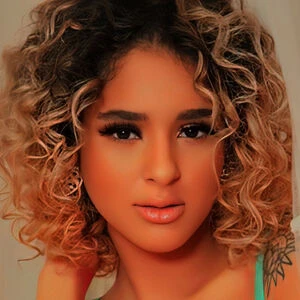 Kemily Oliveira