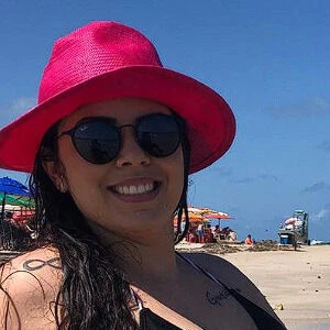 Thais Almeida