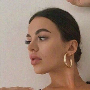 Maryana Escort