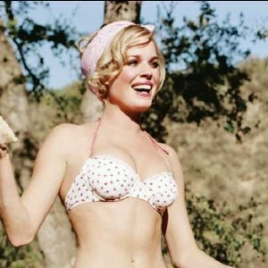 Rebecca Stamos