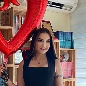 Esra Ezmeci