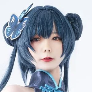 Olivia risa tan