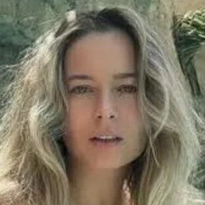 Laura Cosoi