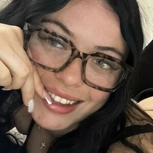 Caitlyneavess