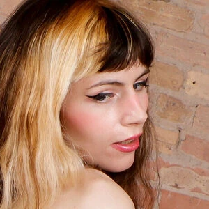 Simone Starr