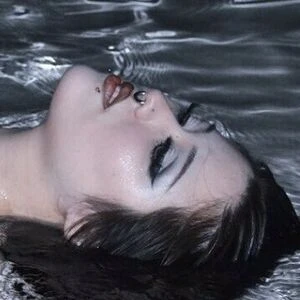decaying_doll