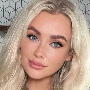 lux_laura