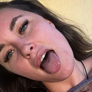 Chloe R