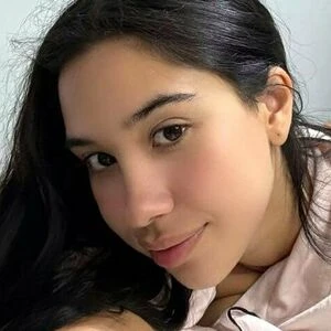 Mia Justturned18
