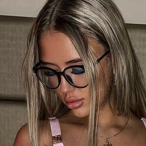 chlolillianx