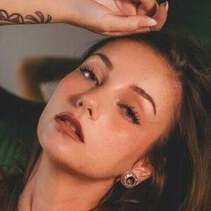 Fabiola Holystone