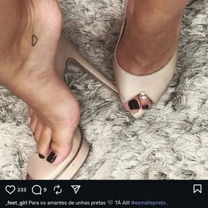_feet_girl