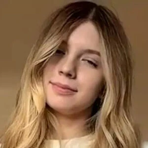 chloe_show