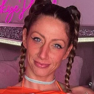 Skyehotwife