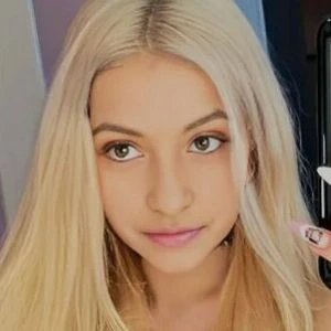 Mia_D Lola