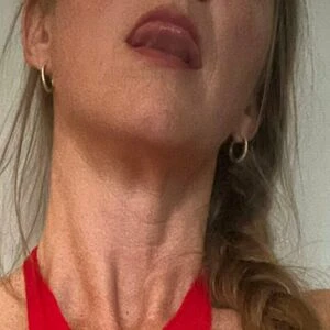 hotmommatease