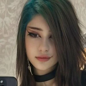 Kira Goth