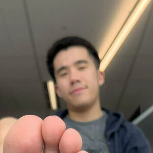 nathan_feet