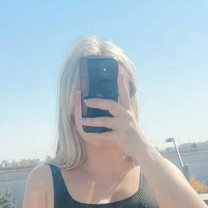 barefoot_andtopless