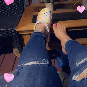 deesprettytoes40