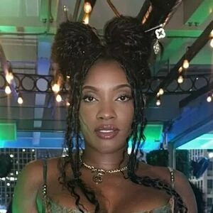 Dominique Alexander / Dominique__fox