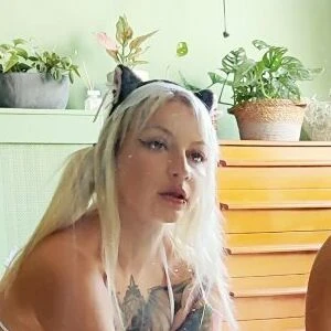 blondehoosiermom