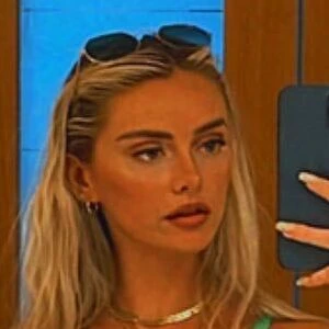 Ellie Aymes