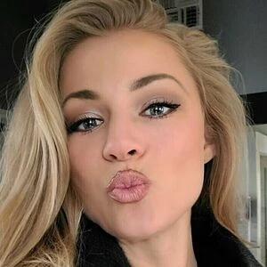 Nikki Leigh