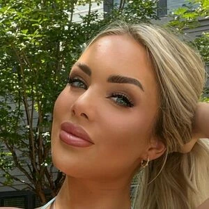 Bikininicole