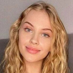 milana_moore