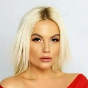 stef_thetease